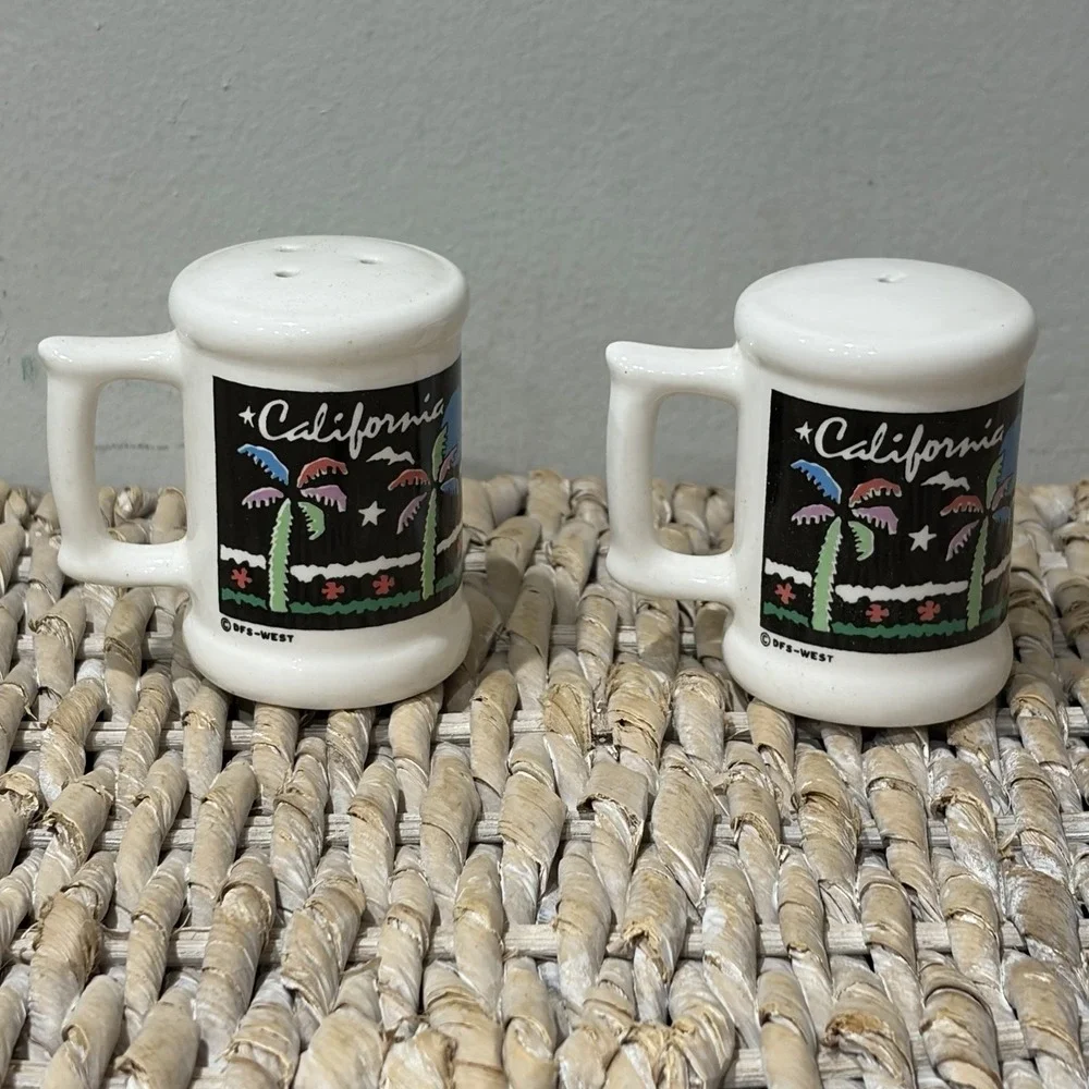 Vintage California DFS West salt and pepper shakers Set Palm Trees‎ 90s Handles